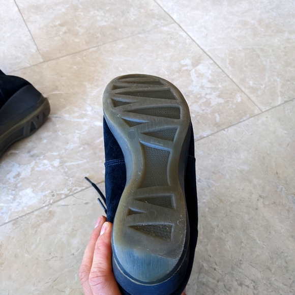 La Canadienne suede boots 9.5 - Picture 12 of 13